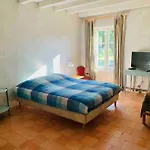 Ferme De Jeanleix Bed & Breakfast *